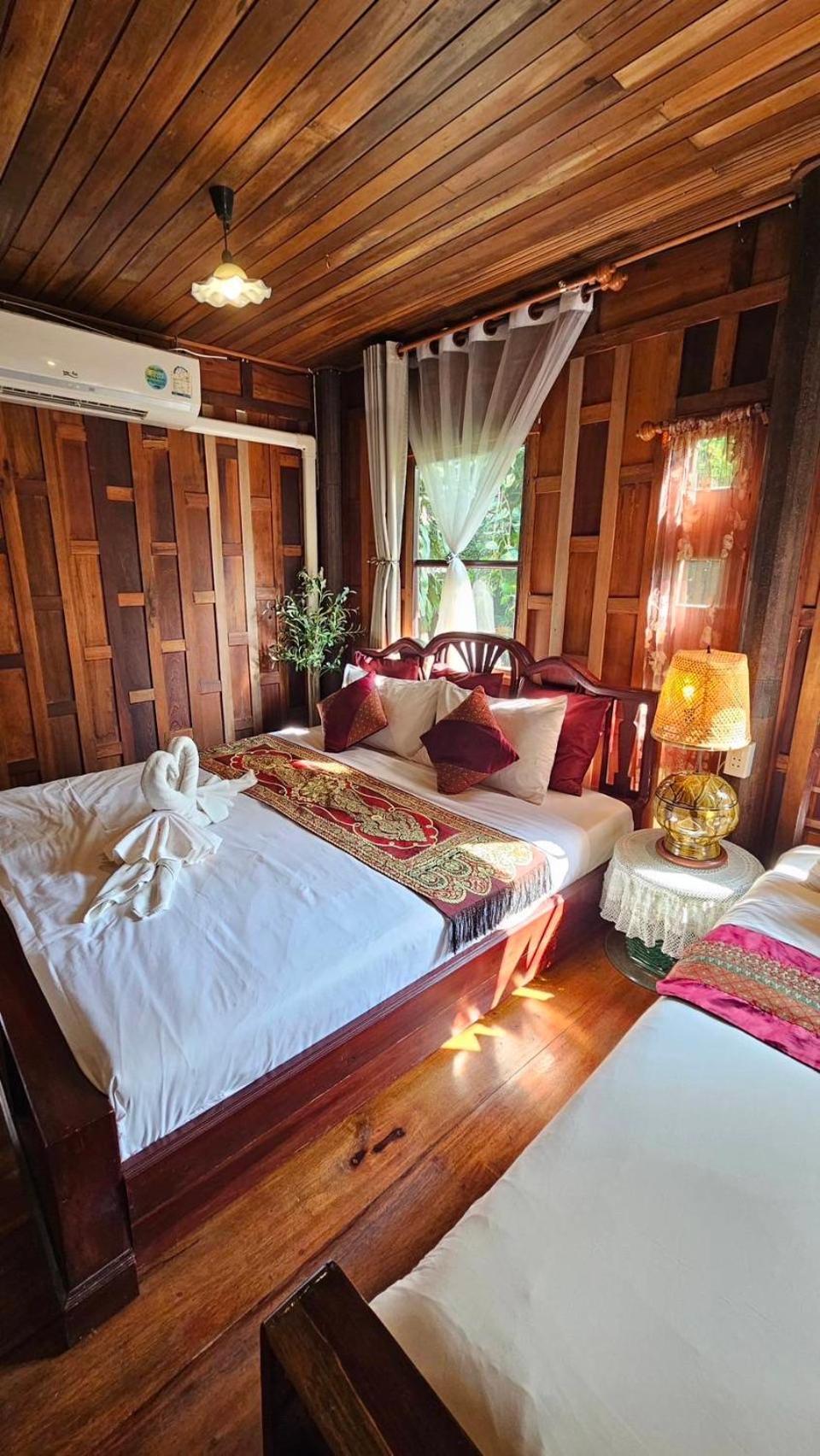 The Antique Riverside Resort Ban Pong  Esterno foto