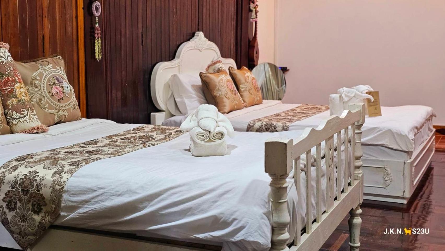 The Antique Riverside Resort Ban Pong  Esterno foto