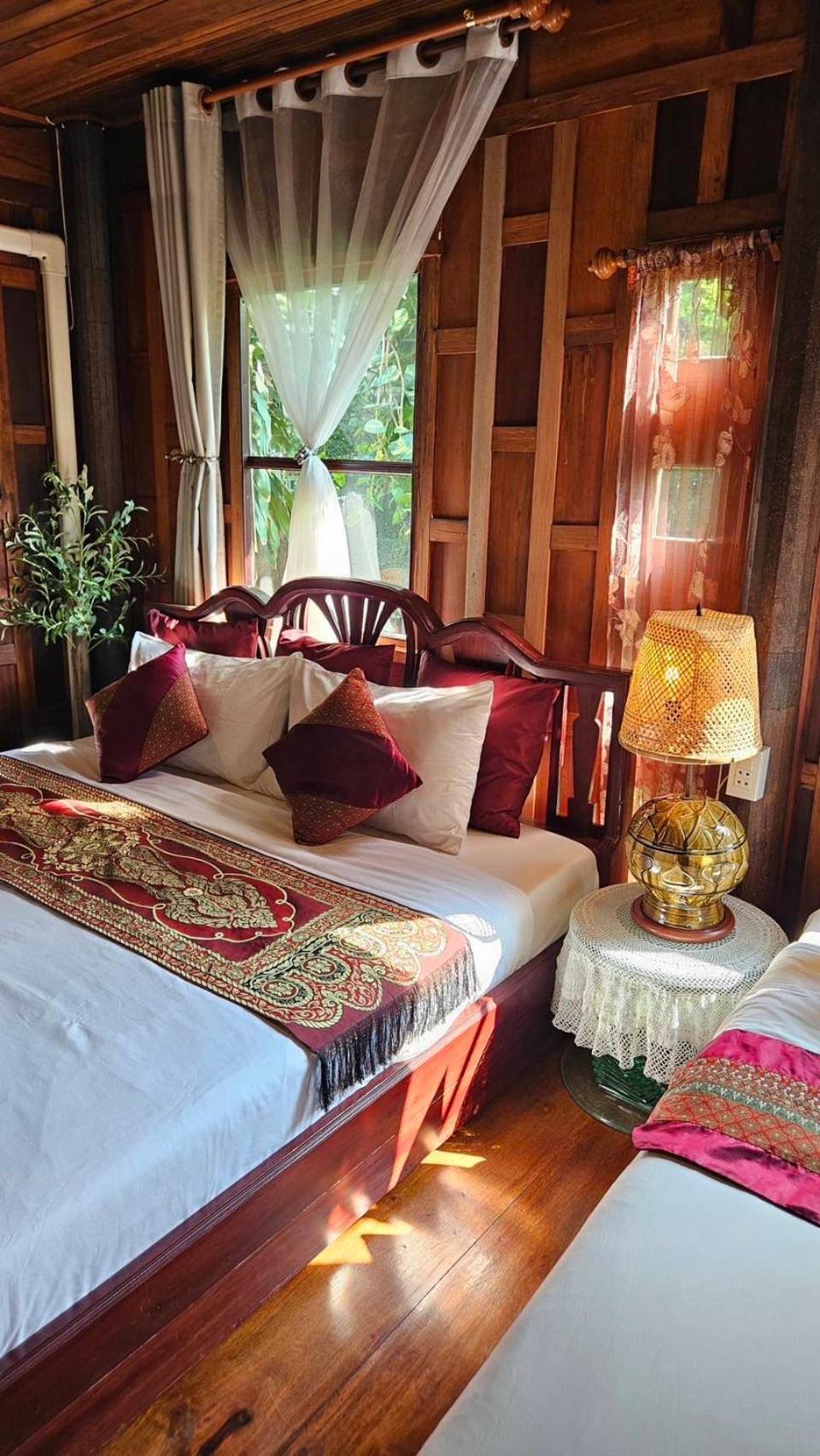 The Antique Riverside Resort Ban Pong  Esterno foto