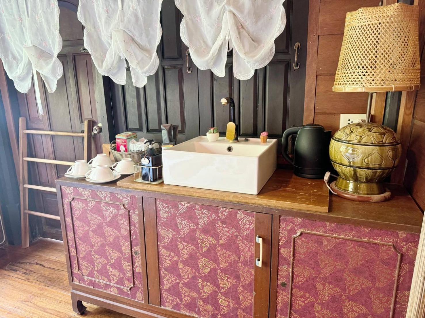 The Antique Riverside Resort Ban Pong  Esterno foto