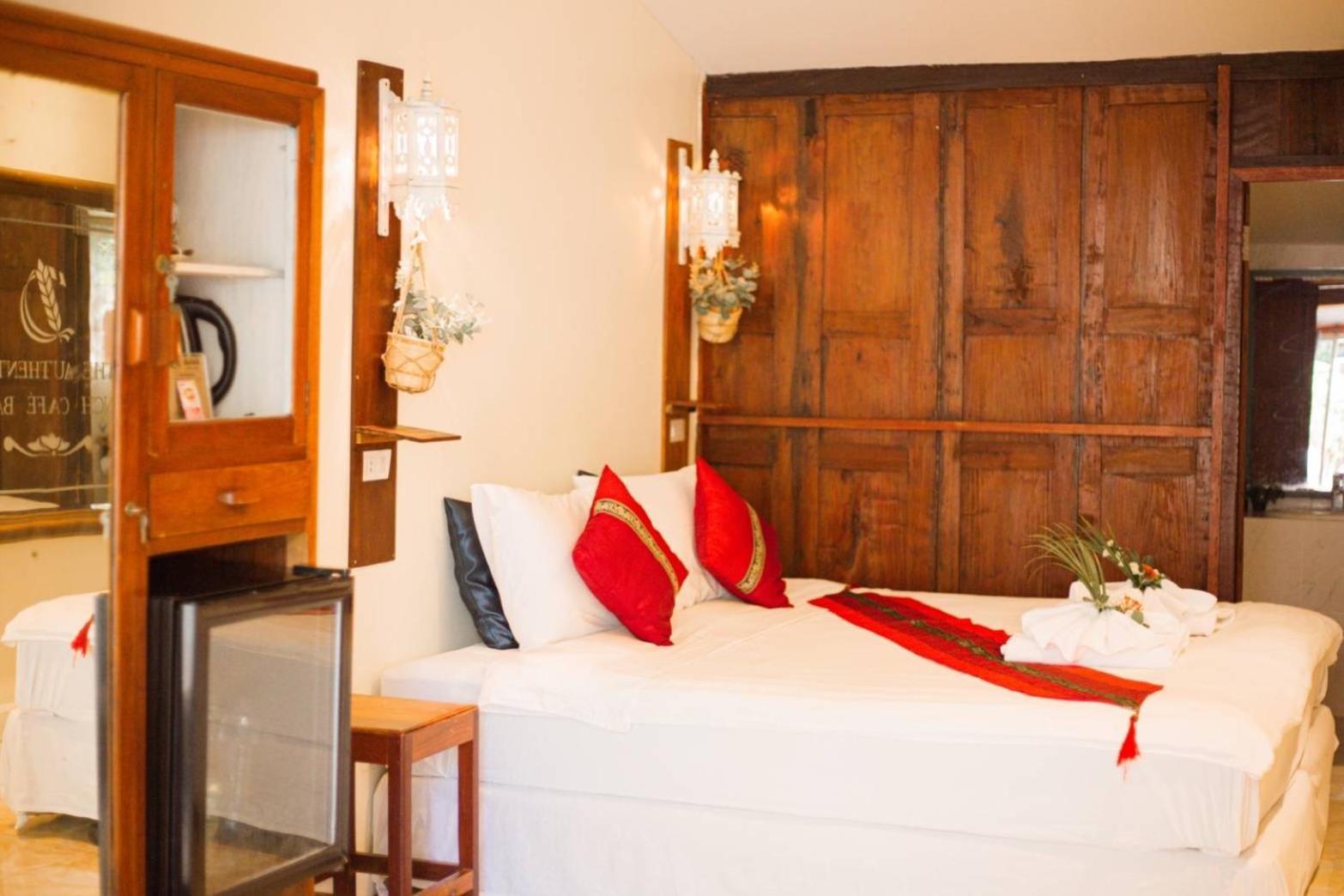 The Antique Riverside Resort Ban Pong  Esterno foto