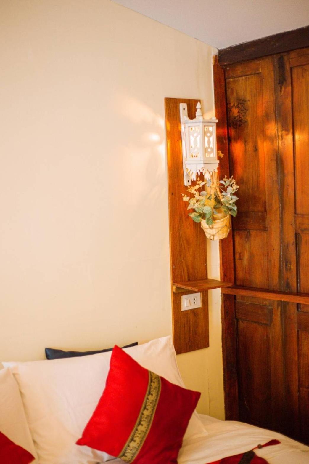 The Antique Riverside Resort Ban Pong  Esterno foto
